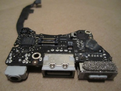 DC / Audio Board - Used - Late 2010 A1370 11 in. MacBook Air